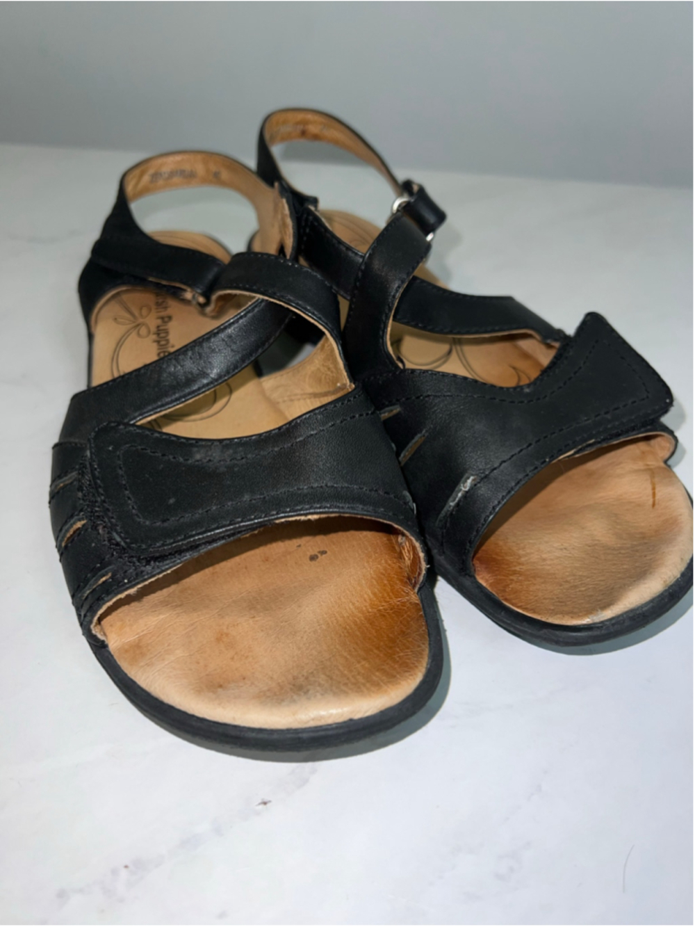 Women's Hush Puppies Sandals Size 9 Black and Beige